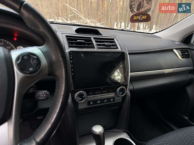 Седан Toyota Camry 2014 в Житомирі