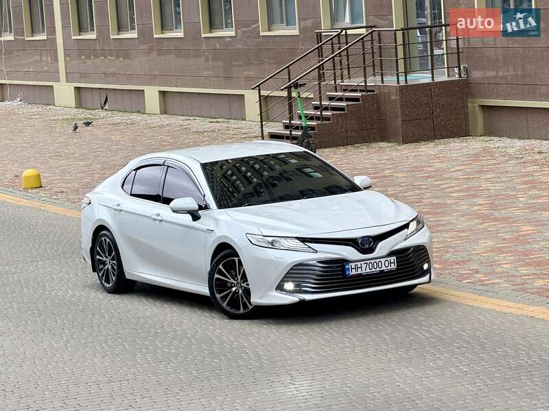 Седан Toyota Camry 2020 в Одессе