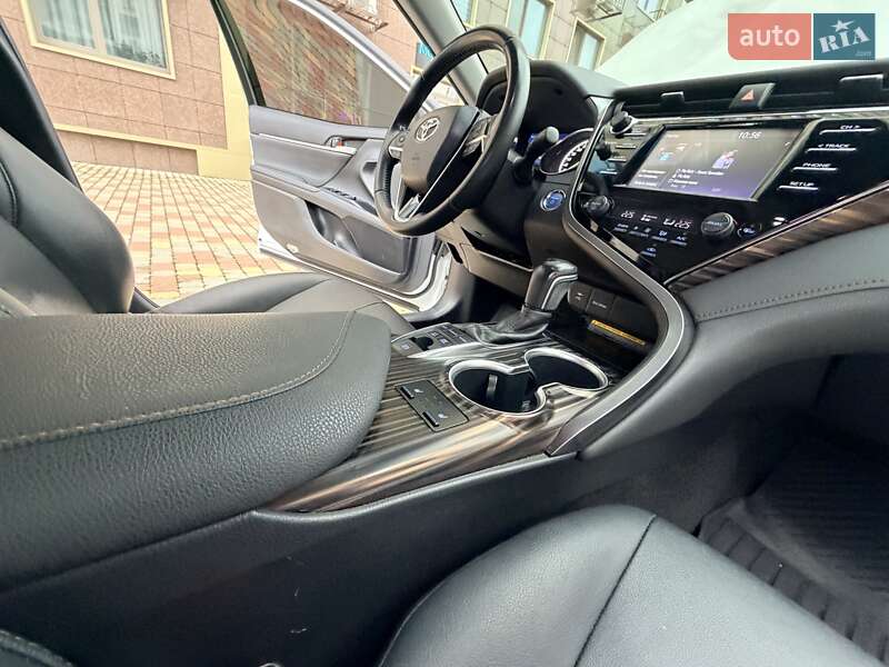 Седан Toyota Camry 2020 в Одессе