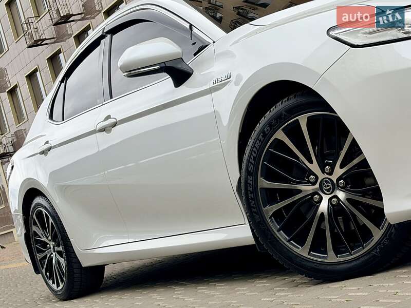 Седан Toyota Camry 2020 в Одессе