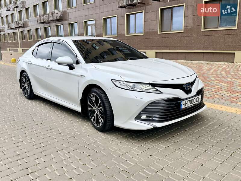 Седан Toyota Camry 2020 в Одессе