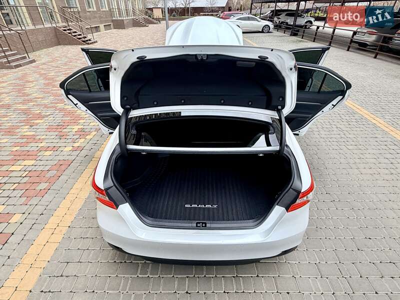 Седан Toyota Camry 2020 в Одессе