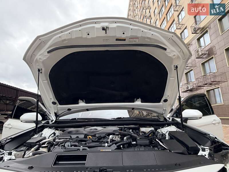 Седан Toyota Camry 2020 в Одессе