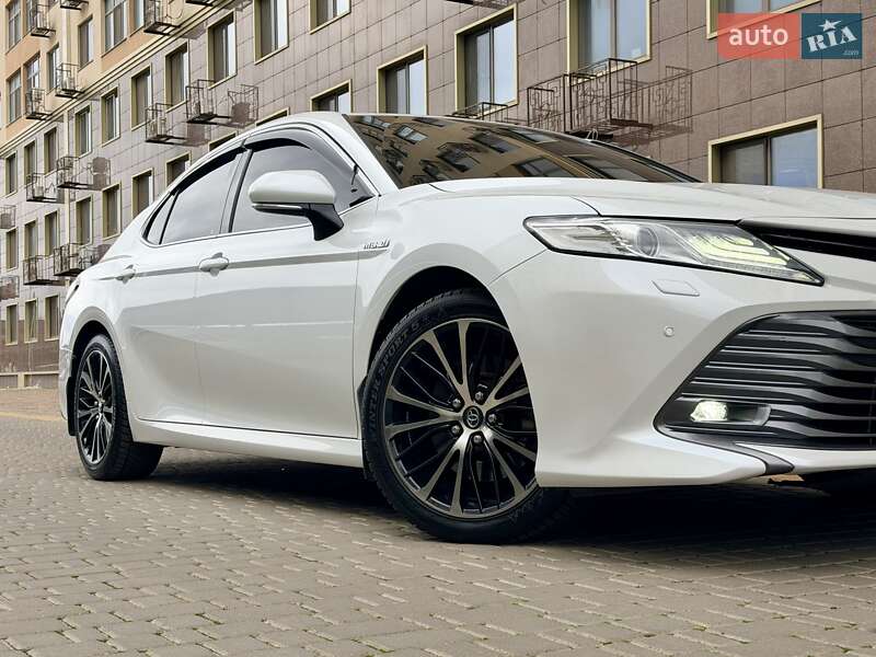 Седан Toyota Camry 2020 в Одессе