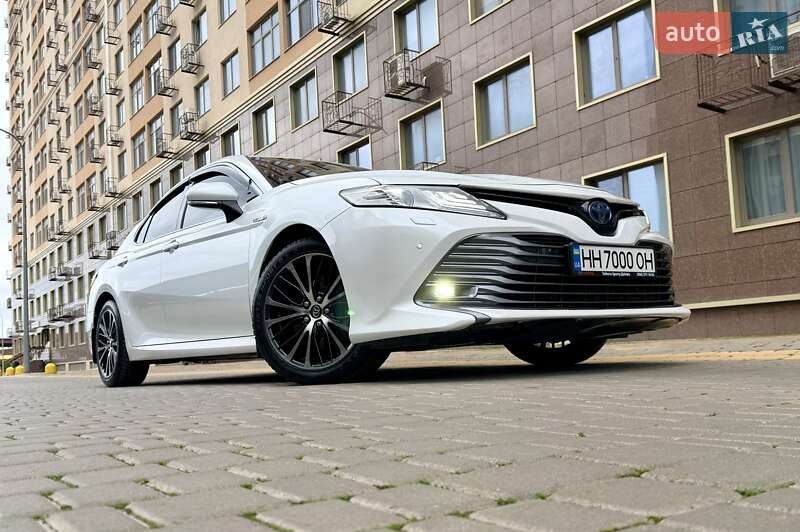 Седан Toyota Camry 2020 в Одессе