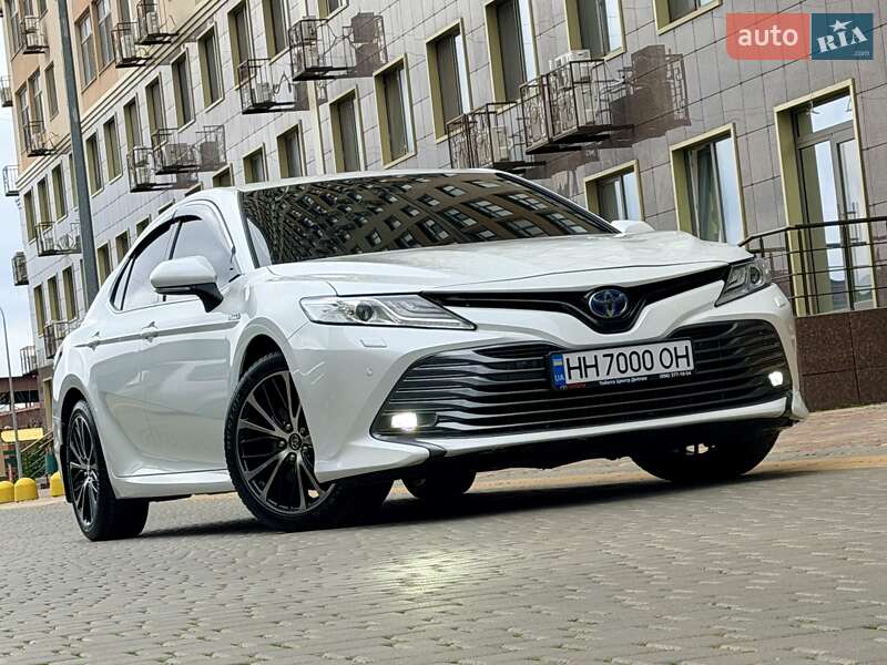 Седан Toyota Camry 2020 в Одессе