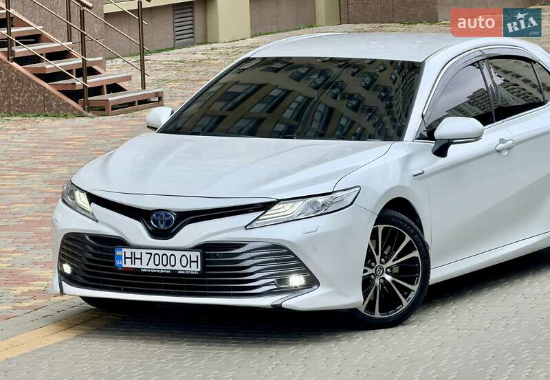Седан Toyota Camry 2020 в Одессе