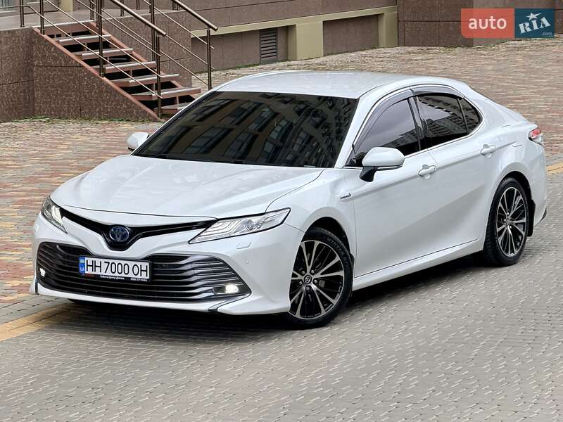 Седан Toyota Camry 2020 в Одессе