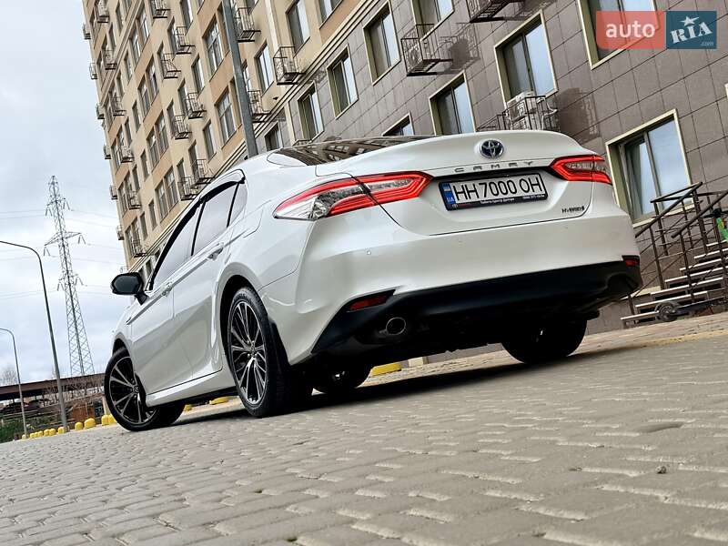 Седан Toyota Camry 2020 в Одессе