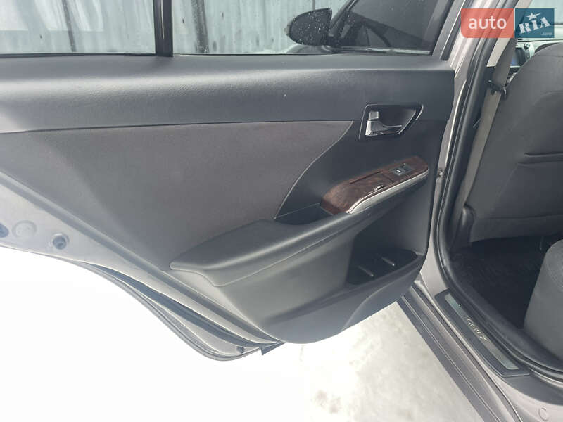 Седан Toyota Camry 2016 в Черкассах