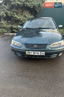 Седан Toyota Camry 1997 в Одессе
