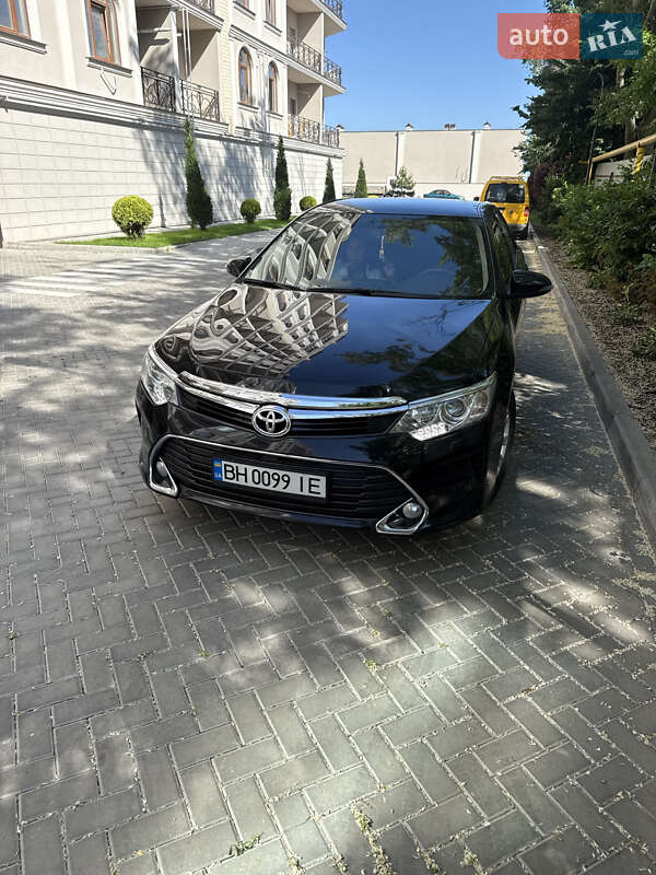 Седан Toyota Camry 2017 в Подольске