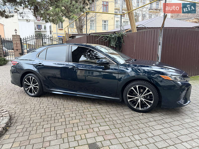 Toyota Camry 2017
