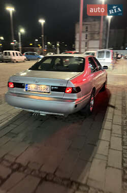 Седан Toyota Camry 2000 в Киеве