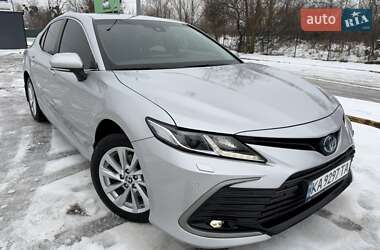 Седан Toyota Camry 2023 в Киеве