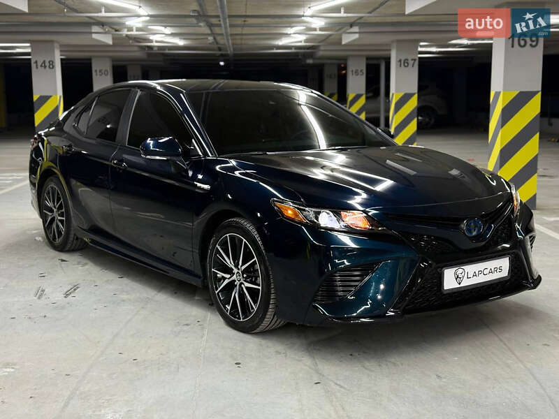 Седан Toyota Camry 2021 в Одессе