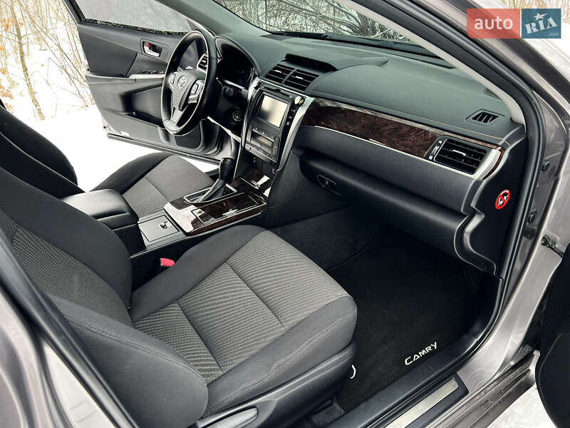 Седан Toyota Camry 2017 в Виннице