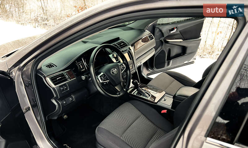 Седан Toyota Camry 2017 в Виннице