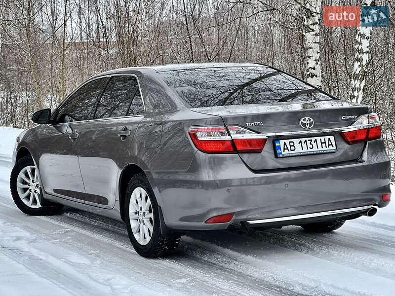 Седан Toyota Camry 2017 в Виннице