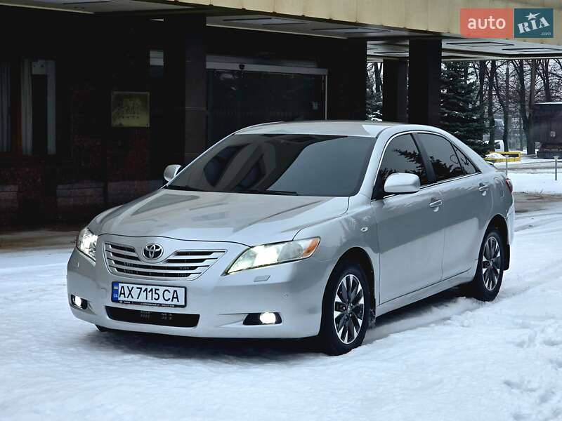 Седан Toyota Camry 2008 в Харькове