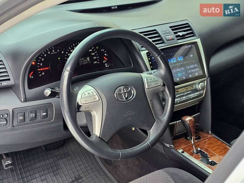 Седан Toyota Camry 2008 в Харькове