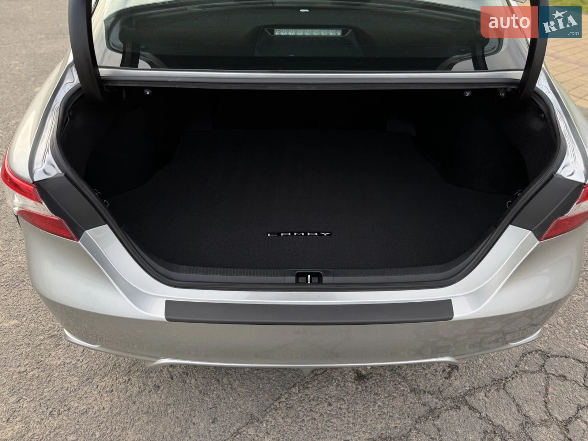 2020 Toyota Camry - мініатюра 17