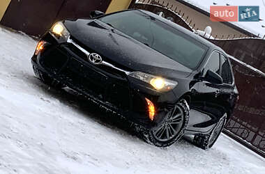 Седан Toyota Camry 2015 в Івано-Франківську