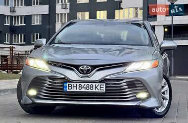 Седан Toyota Camry 2018 в Одессе