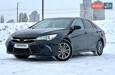 Седан Toyota Camry 2016 в Киеве