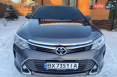 Седан Toyota Camry 2015 в Виннице