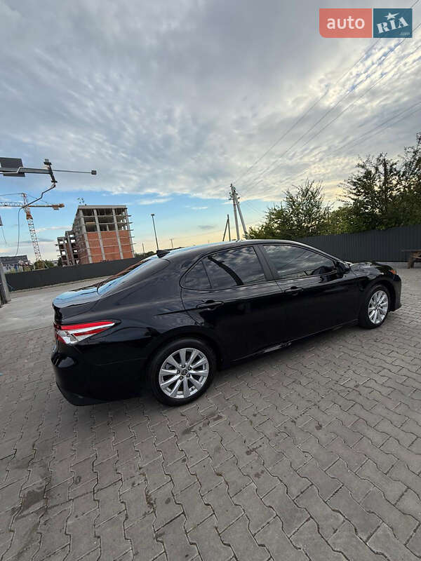 Седан Toyota Camry 2019 в Дружбе