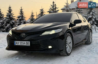Седан Toyota Camry 2019 в Києві