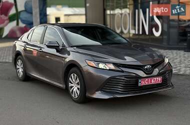 Седан Toyota Camry 2020 в Києві