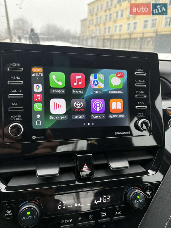 Седан Toyota Camry 2023 в Киеве