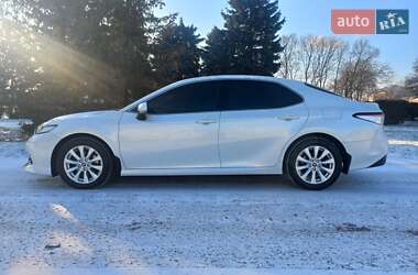 Седан Toyota Camry 2019 в Карловке