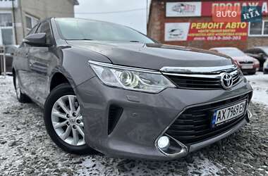 Седан Toyota Camry 2016 в Смеле