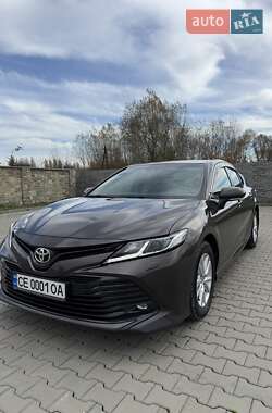 Седан Toyota Camry 2018 в Чернівцях