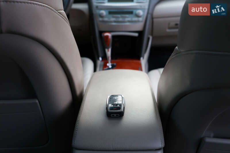 Седан Toyota Camry 2007 в Харькове