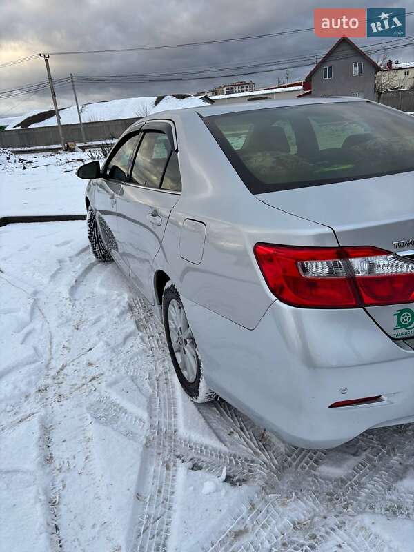 Седан Toyota Camry 2012 в Києві