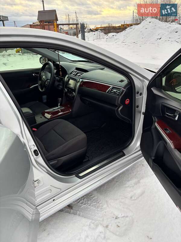 Седан Toyota Camry 2012 в Києві