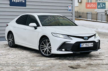Седан Toyota Camry 2024 в Киеве