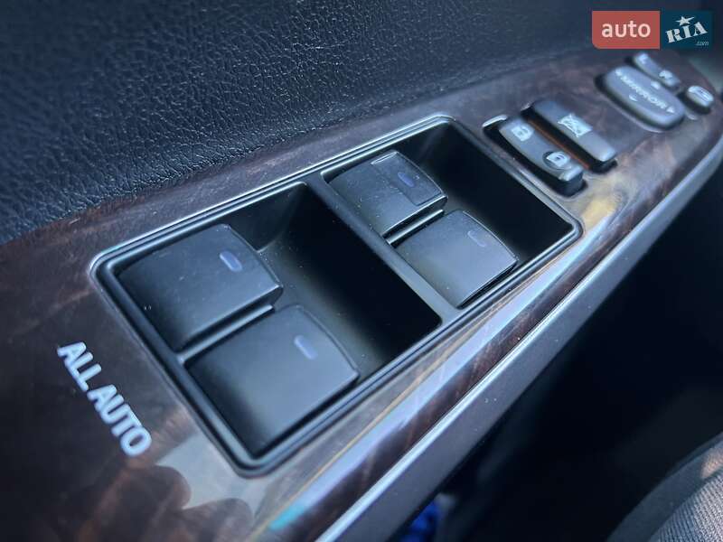 Седан Toyota Camry 2016 в Киеве