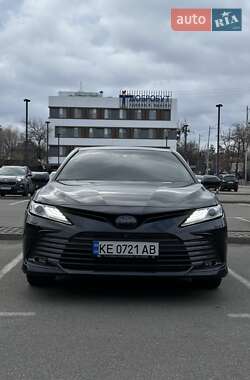 Седан Toyota Camry 2023 в Дніпрі