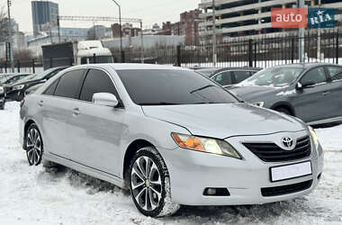 Седан Toyota Camry 2006 в Киеве
