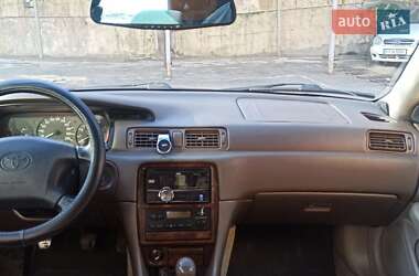 Седан Toyota Camry 1997 в Запоріжжі
