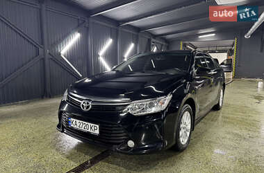 Седан Toyota Camry 2017 в Кривому Розі