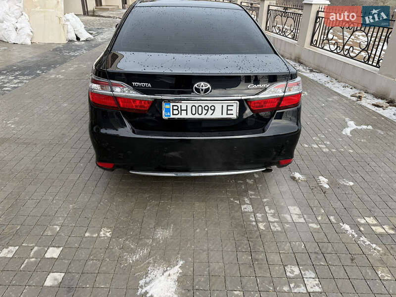 Седан Toyota Camry 2017 в Подольске