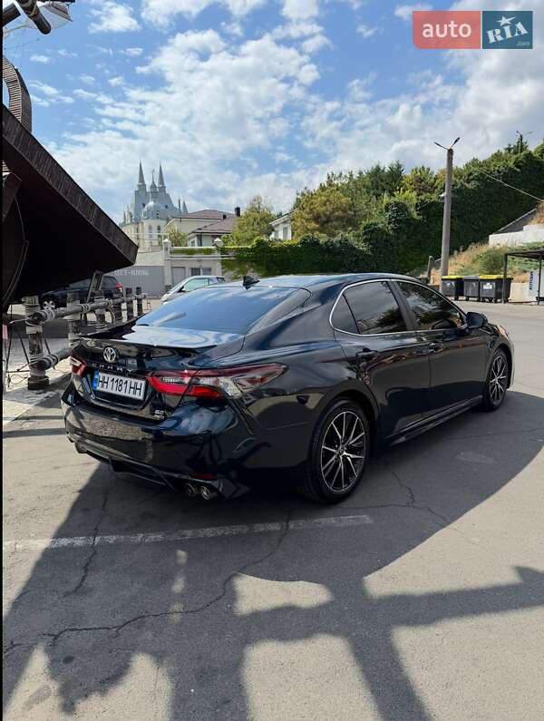 Седан Toyota Camry 2021 в Одессе