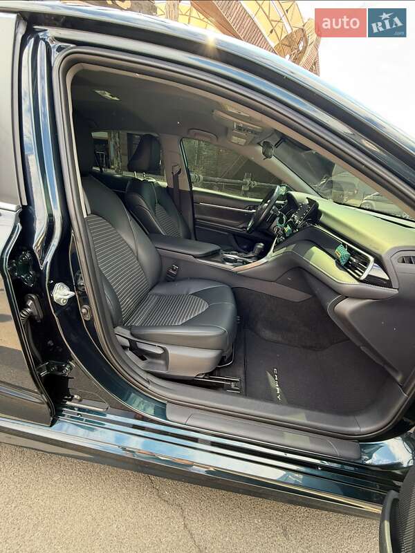 Седан Toyota Camry 2021 в Одессе