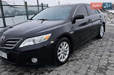 Седан Toyota Camry 2011 в Львові